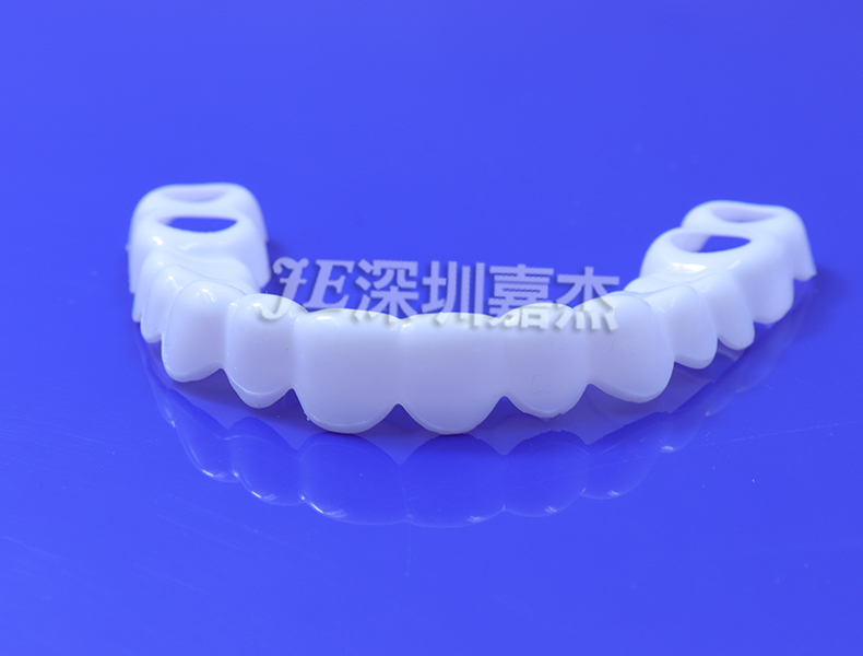 硅膠牙套的優點和作用是什么？